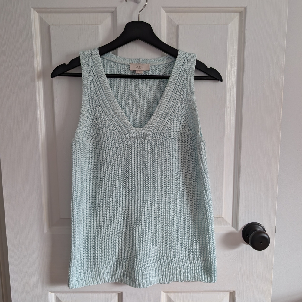 LOFT Women's Light Mint/Blue Knit V-Neck Tank Medium